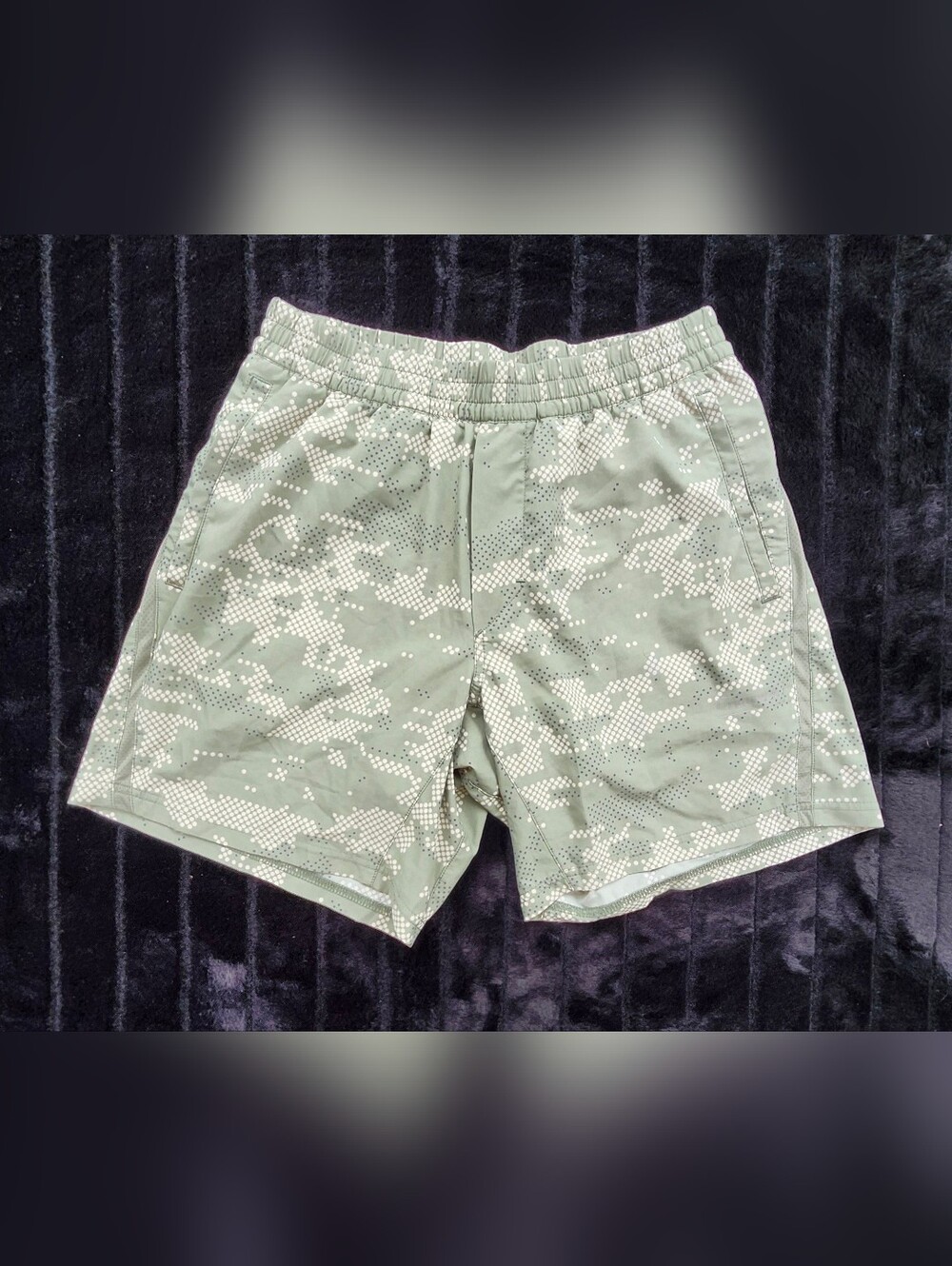 Legend Men’s Lined Shorts Green Camo Print‎ Excellent Condition Medium 7" Inseam